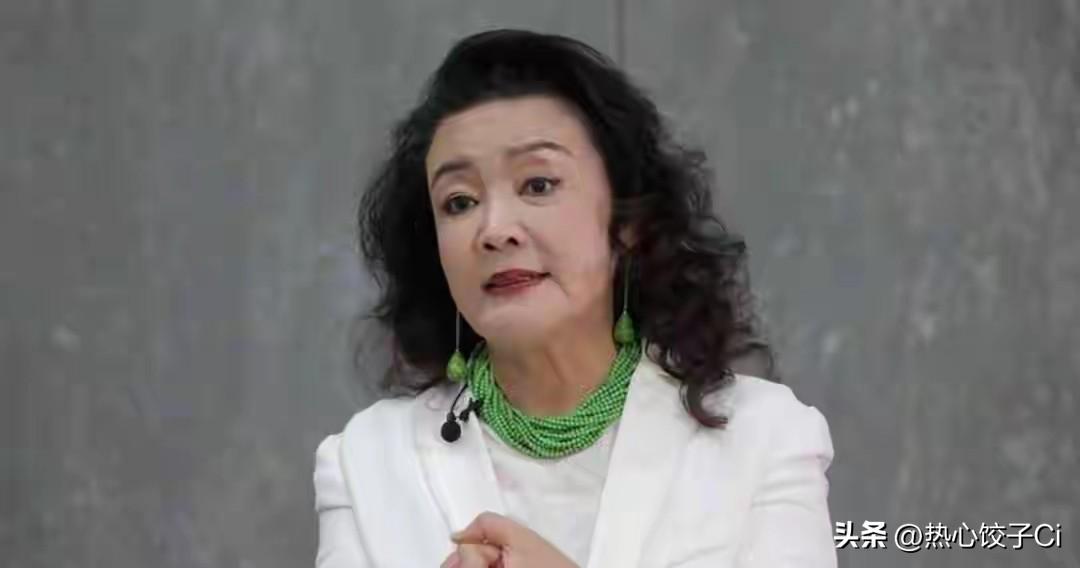 张兰在直播，有人问他多大岁数？他说我多大岁数，771，没想到她孙子就说，千年老妖