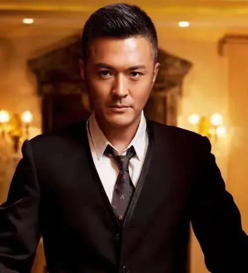 曾有记者问于瑾维：“为何不演好男人？”而他苦笑着说：“我也想演，但是演好男人不火
