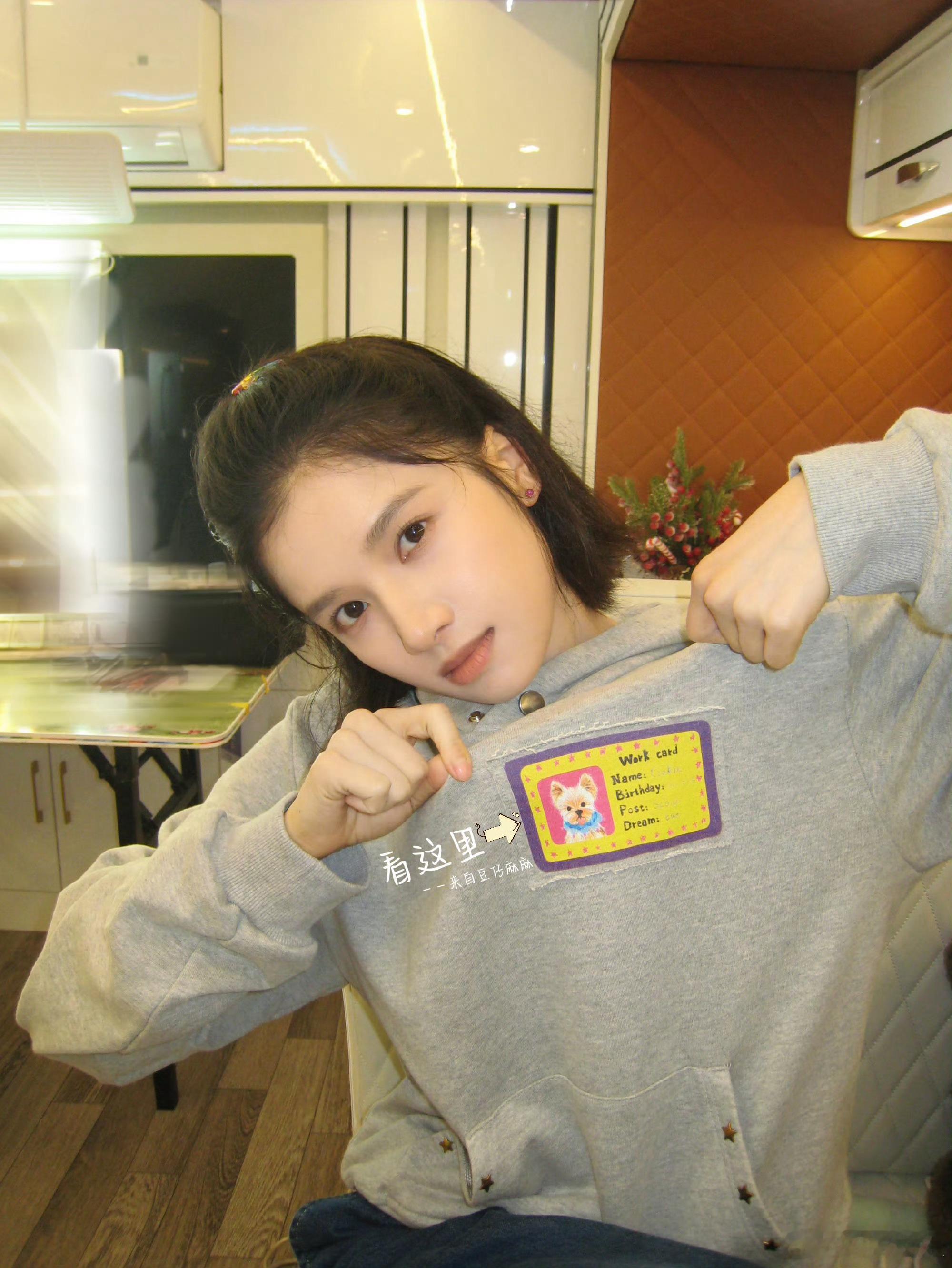张婧仪N机日常张婧仪可爱的瞬间张婧仪可爱的瞬间，好看，哇哦 