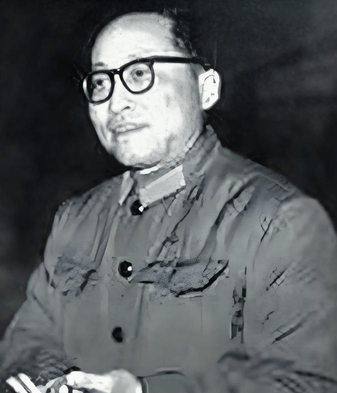 1952年，北京解放军总医院，志愿军师长问30岁女军医为啥还没成家，女医生低头沉