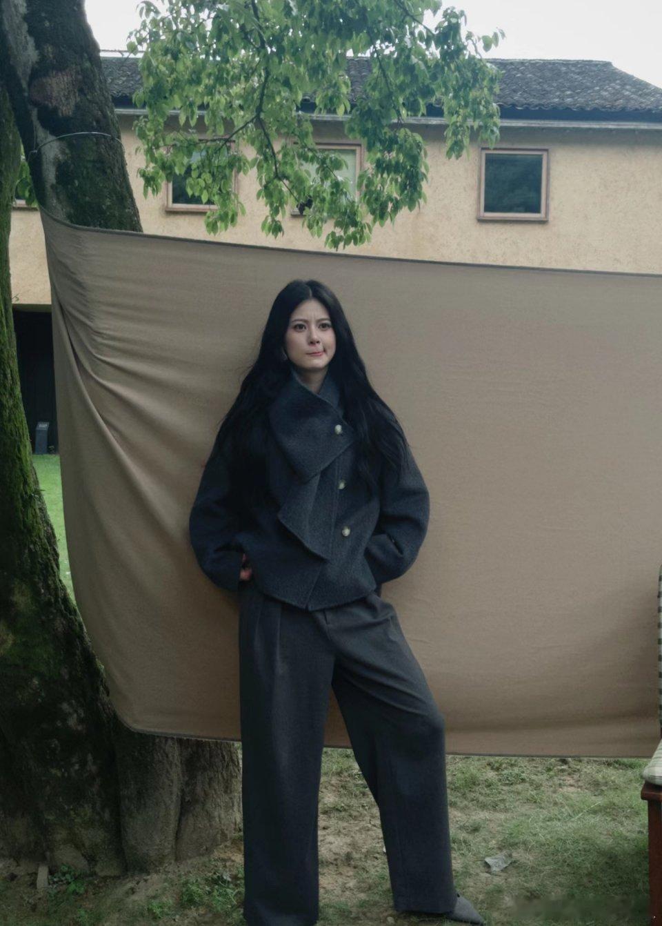 看赵昭仪的营业照，感觉她真的是把粉丝当朋友一样在分享自己的日常 ​​​