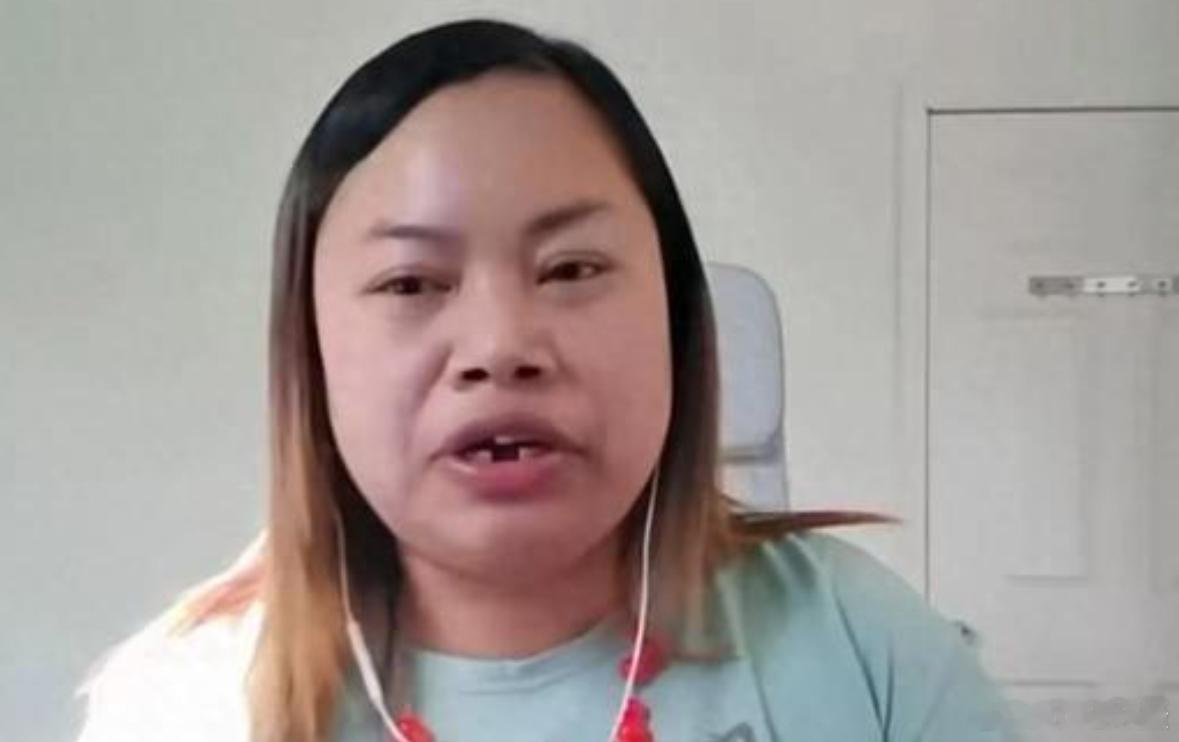 图片可能会引人的不适，建议饭后观看。补充：很想知道美国看牙医极其昂贵，它去修补牙