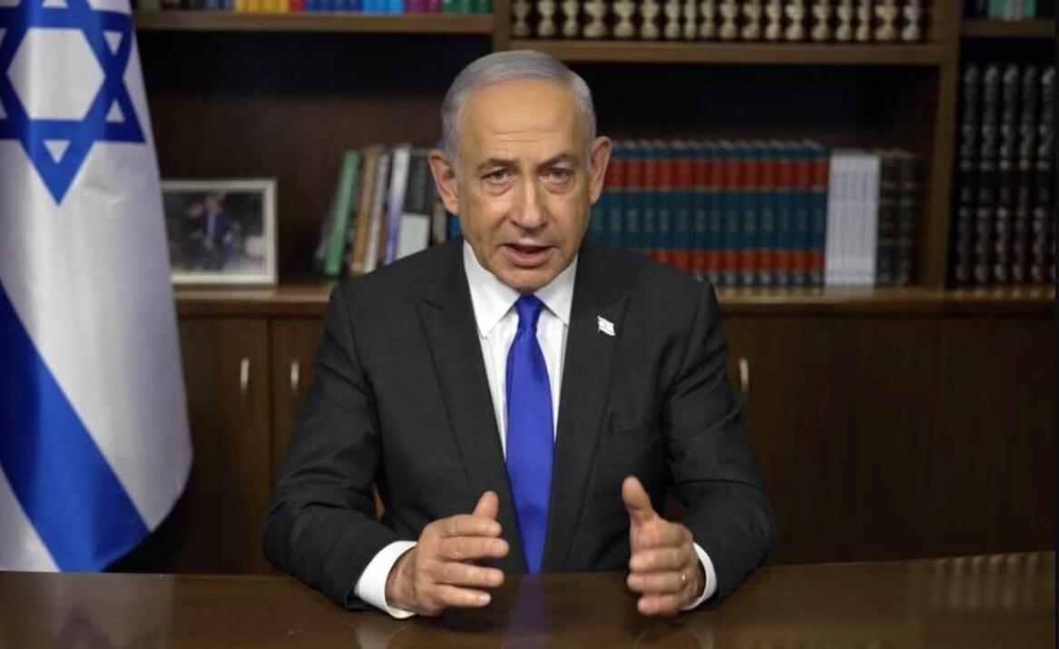 总统讲话时火箭弹落地，防空系统形同虚设，民众开始怀疑：这还是那个“铁穹无敌”的以