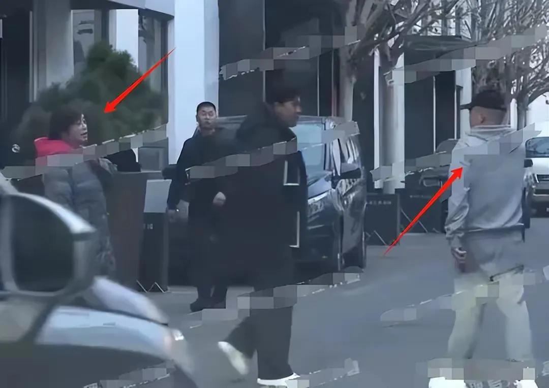 刘晓庆虽然70多岁了，那心态那身体真的显得年轻充满活力，真的让许多老人羡慕不已。