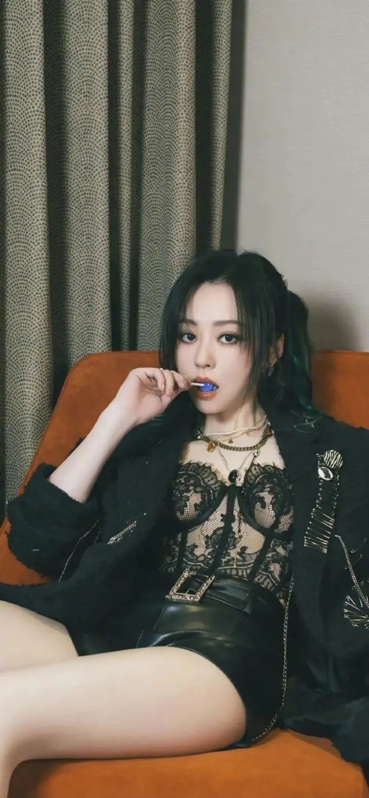 时尚气质穿搭 性感大长腿 高颜值美女 张靓颖 好身材好气质