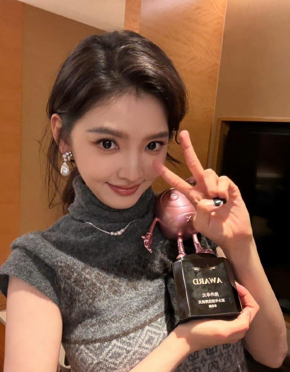 章若楠新商务mlb1.28官宣 