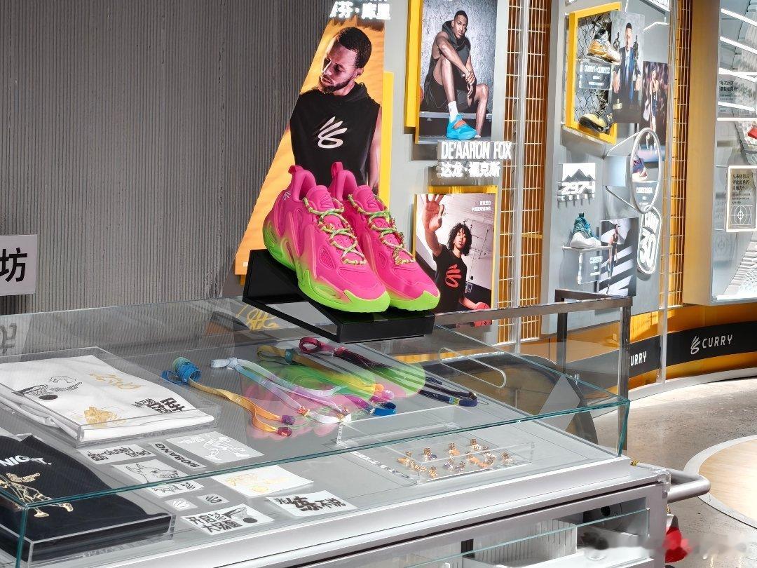 白天追忆Reebok，晚上就当告别UA吧…特此鸣谢大佬的指引！Flow底走起！c