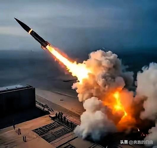 反击开始！
刚刚新华社传来重磅消息：以色列监测到伊朗发射导弹，当局要求民众立即进