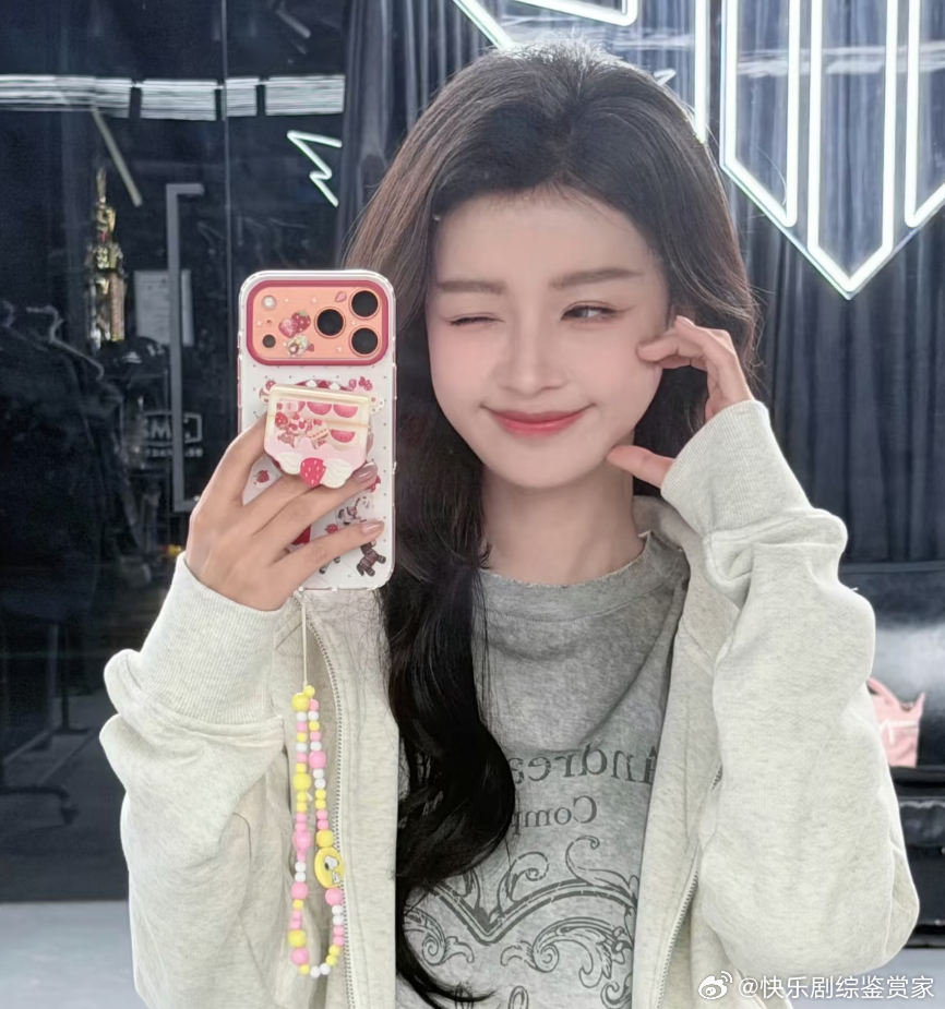 汪苏泷说孙怡很有活人感孙怡说自己年纪大了 孙怡连线汪苏泷，原来汪苏泷是她初舞台的