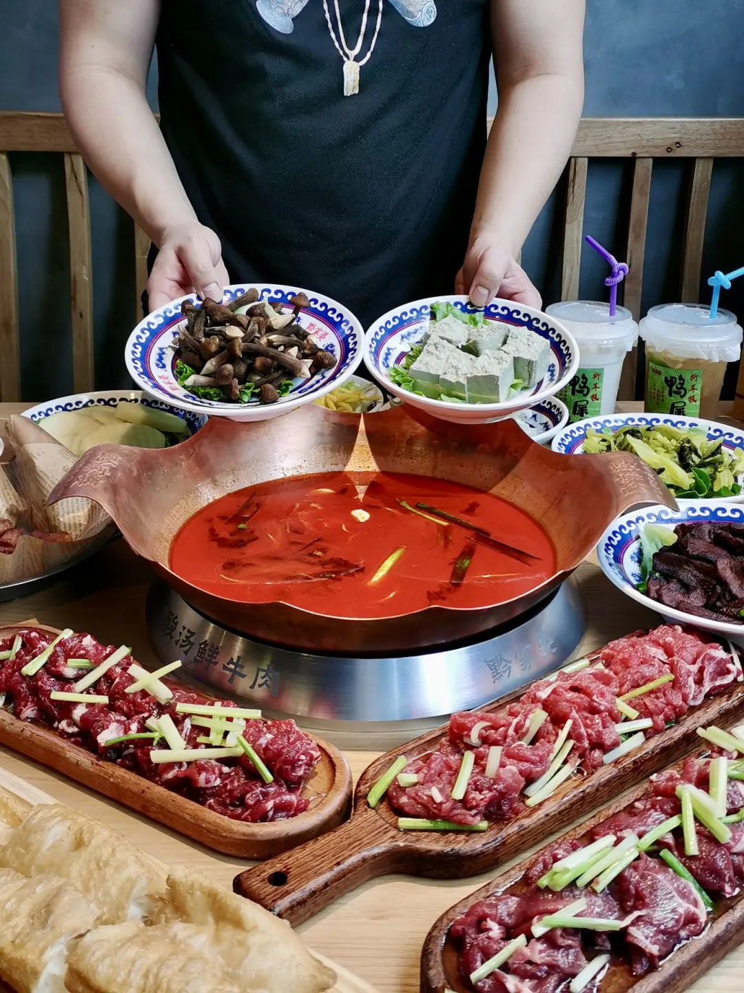 上海…会反复来吃的贵州酸汤火锅！