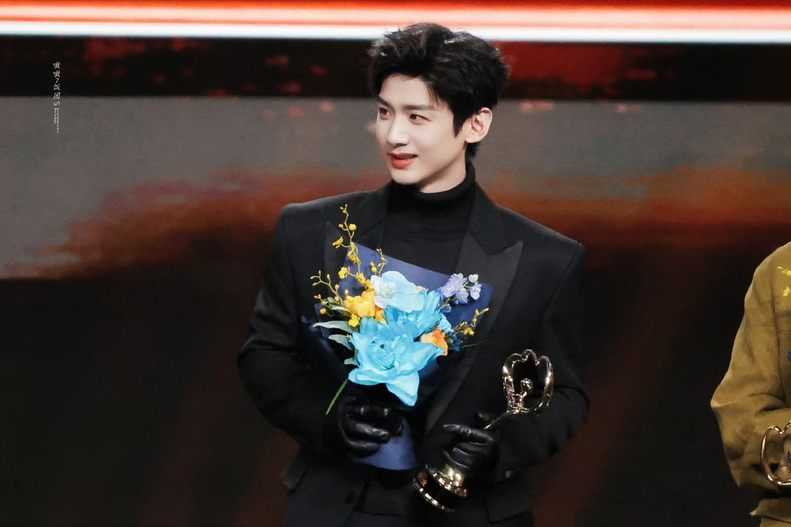 白敬亭王嘉尔把陈伟霆当桌子了粤语小王子白敬亭玩抽象的神：搞笑我是认真的年度号召力