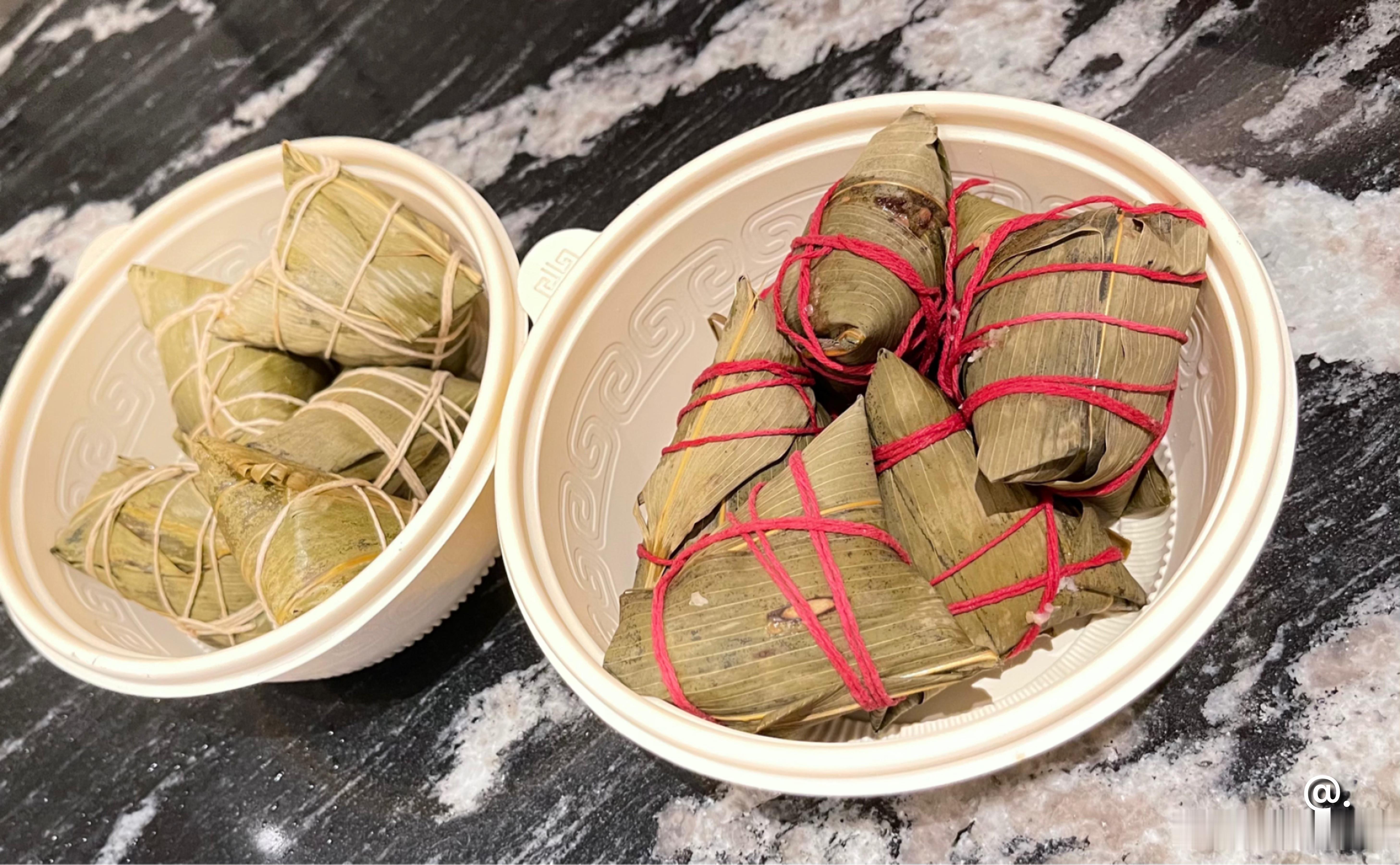 宋亚轩高会更新“甜咸粽子都吃了 😋yummy yummy~ ” 哎呀出外务就是