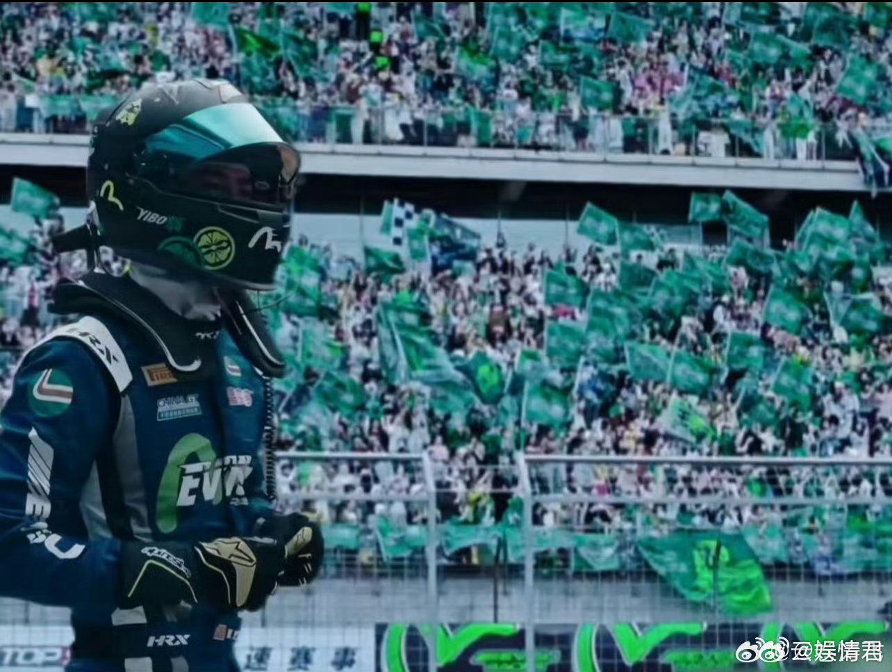 品牌排队等着王一博给title王一博个人ip强到撑起市场以前是品牌给艺人抬咖，现