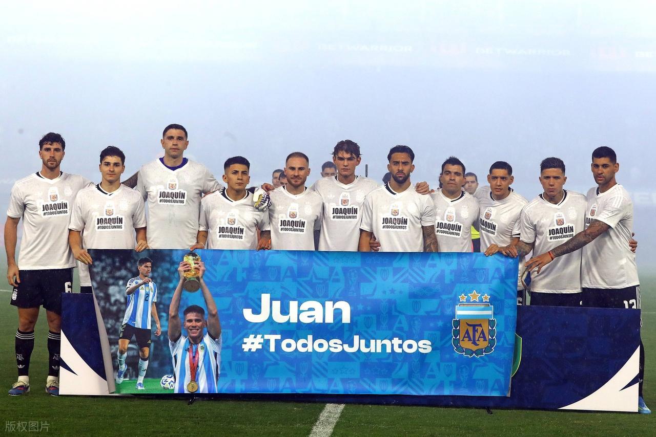 《闻帕尼切利伤别世界杯有怀》

少年壮志本无俦，
谁料天倾断九秋。
战甲未披先饮