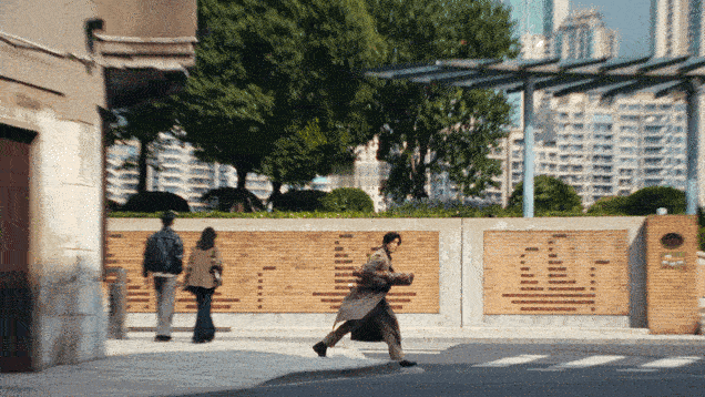 Burberry新年广告大片上线，陈坤成熟迷人的气质太吸引人了，哥这么多年在气质