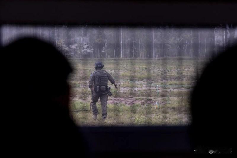 11月2日，爱沙尼亚ERR通讯社消息，在距俄罗斯边境数公里处发现一枚250公斤级