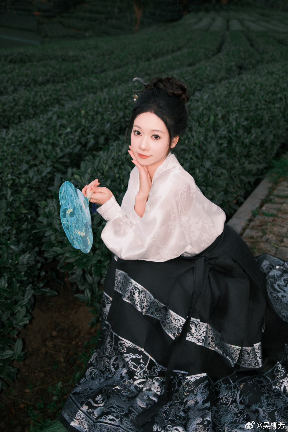 以漆为墨，以扇为纸 ​​​