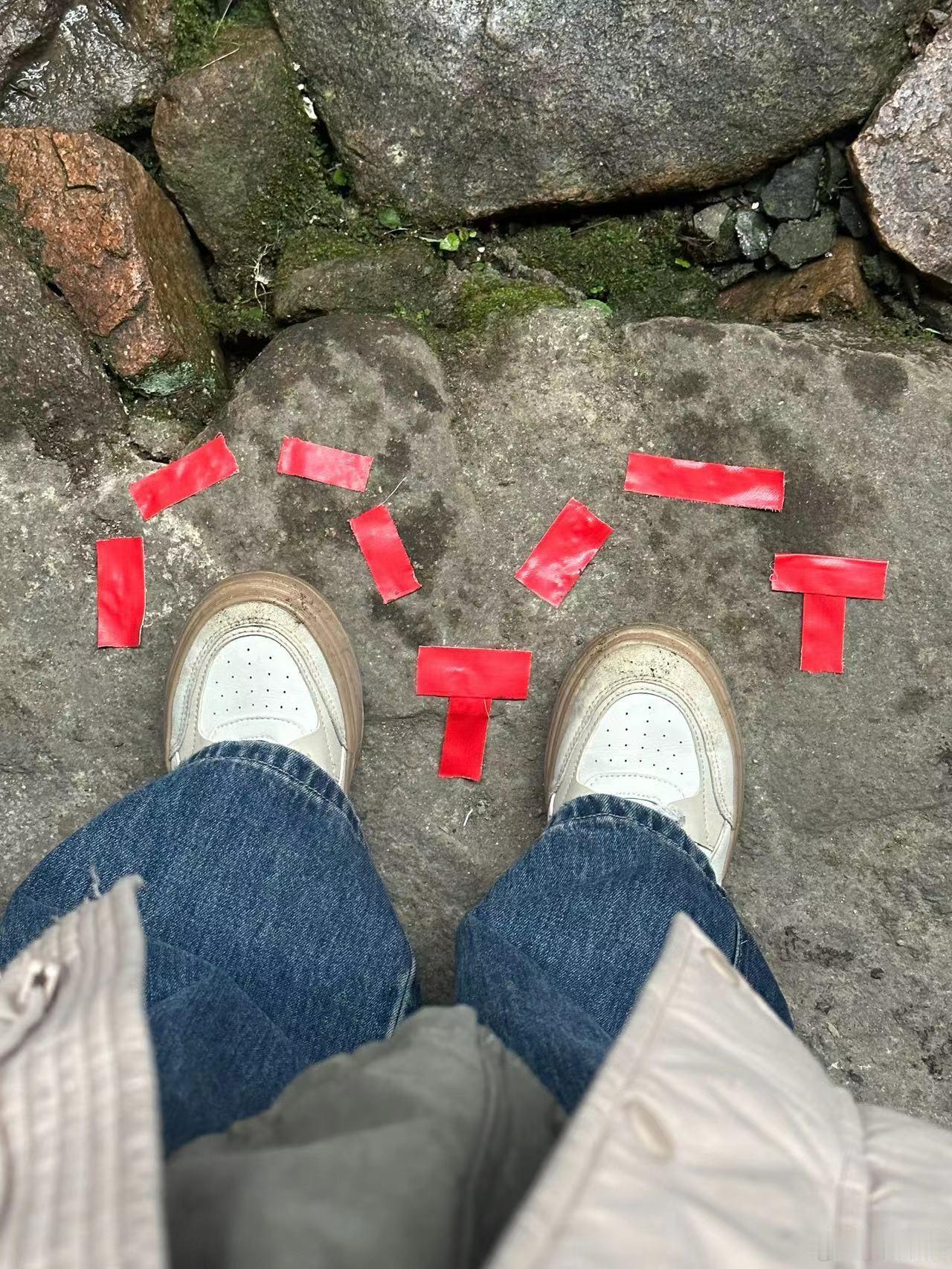 #张婧仪又来分享图片了# 张婧仪的日常好有趣呀，看来这个新年是过的很开心了[送花