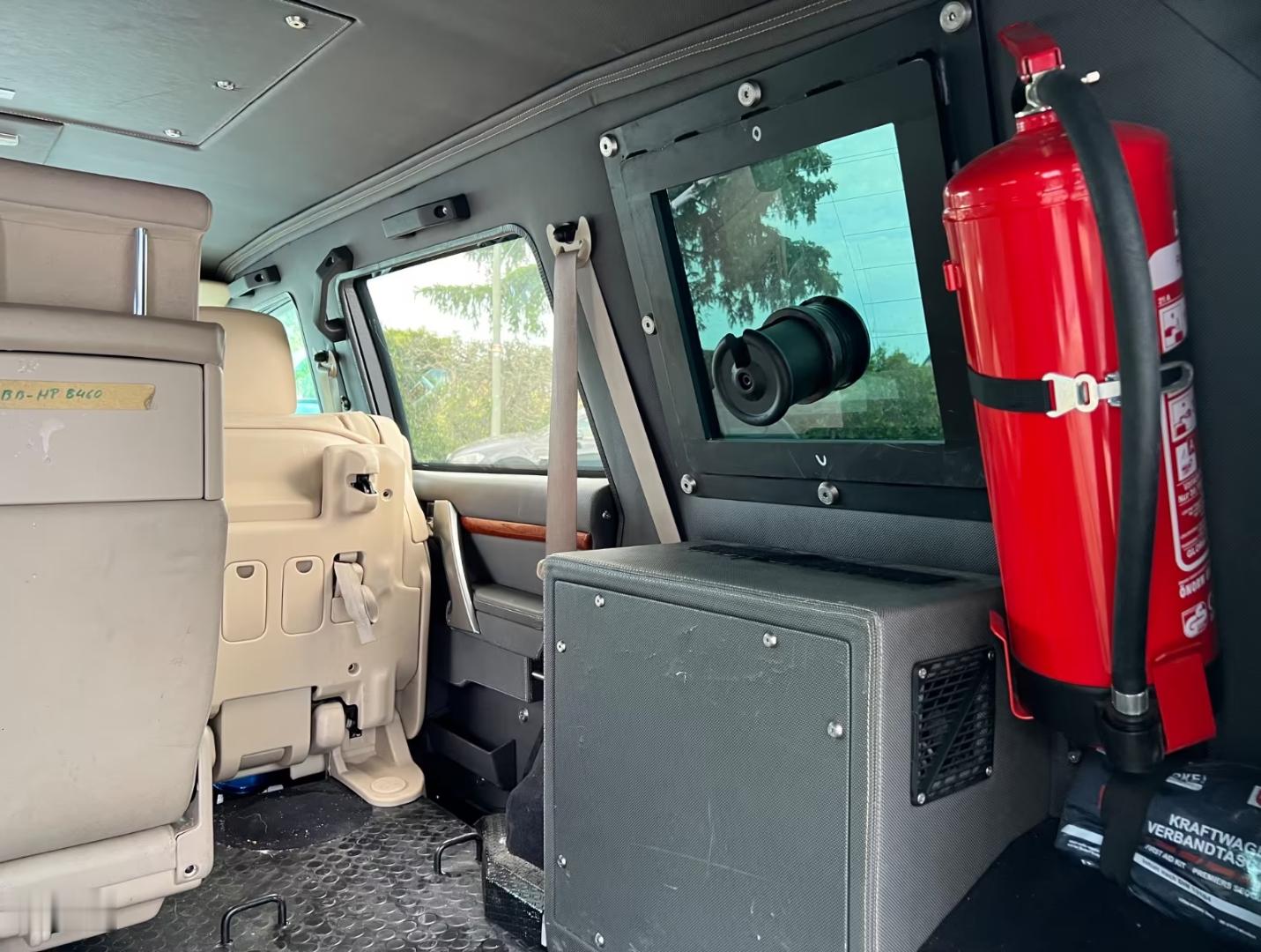防弹车 Toyota Land Cruiser 200防弹车，防弹等级B7，算防