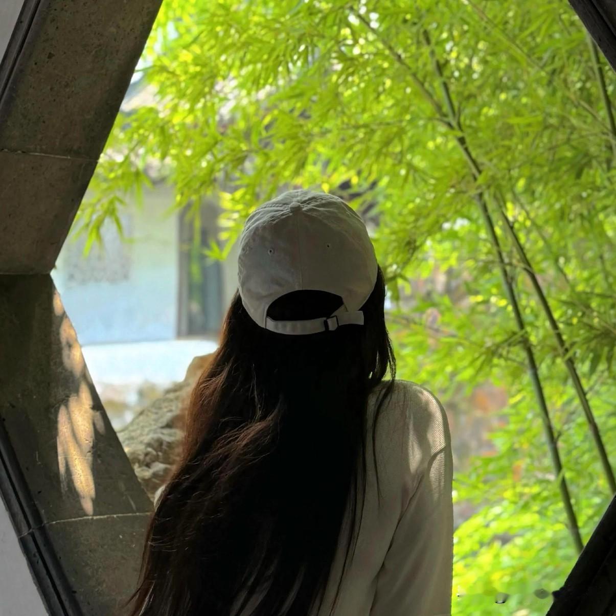 女人要明白：

一个爱你，在乎你的男人，是不会在你身上找尊严，找存在感，只有那些