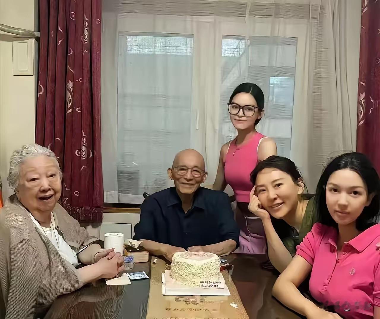 游本昌老先生安详离世，留下90岁的妻子杨慧华，继续在北京高端养老院“玉兰人家”生