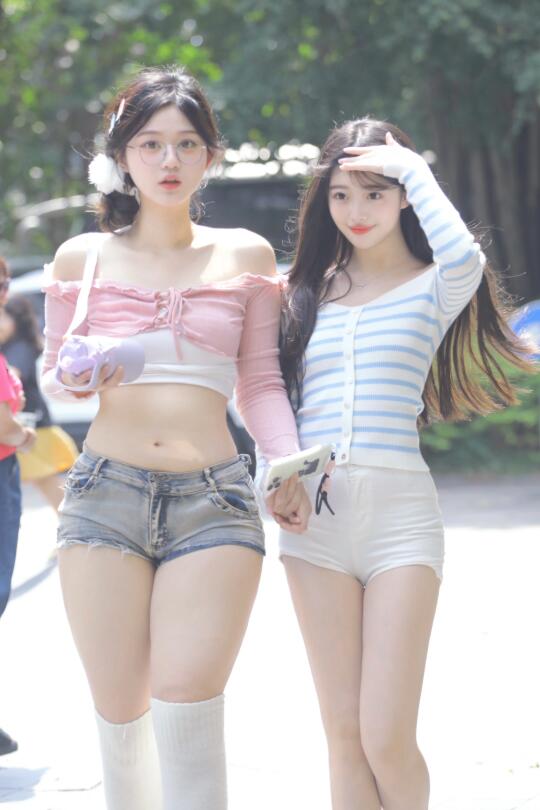 125斤和90斤姐妹花💕每个女生都是完美身材！