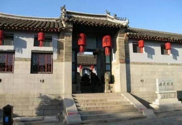 1833年山东大旱，没吃没喝的眼瞅着就要被饿死，没想到地主牟墨林打开自家粮仓做生