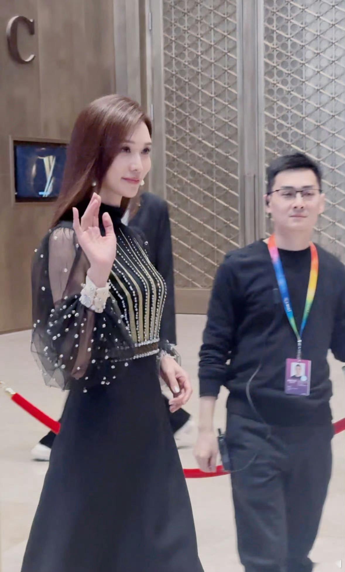 林志玲黑金贵公主太美了，简直女神，心动 ​​​