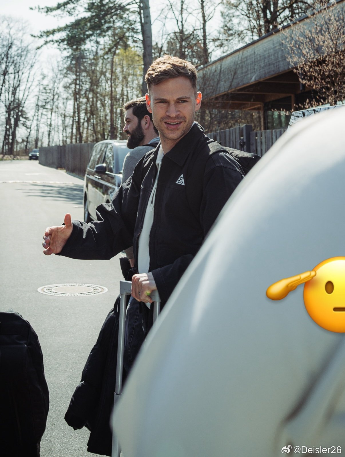 大家來到訓練營報道🖤❤️💛 