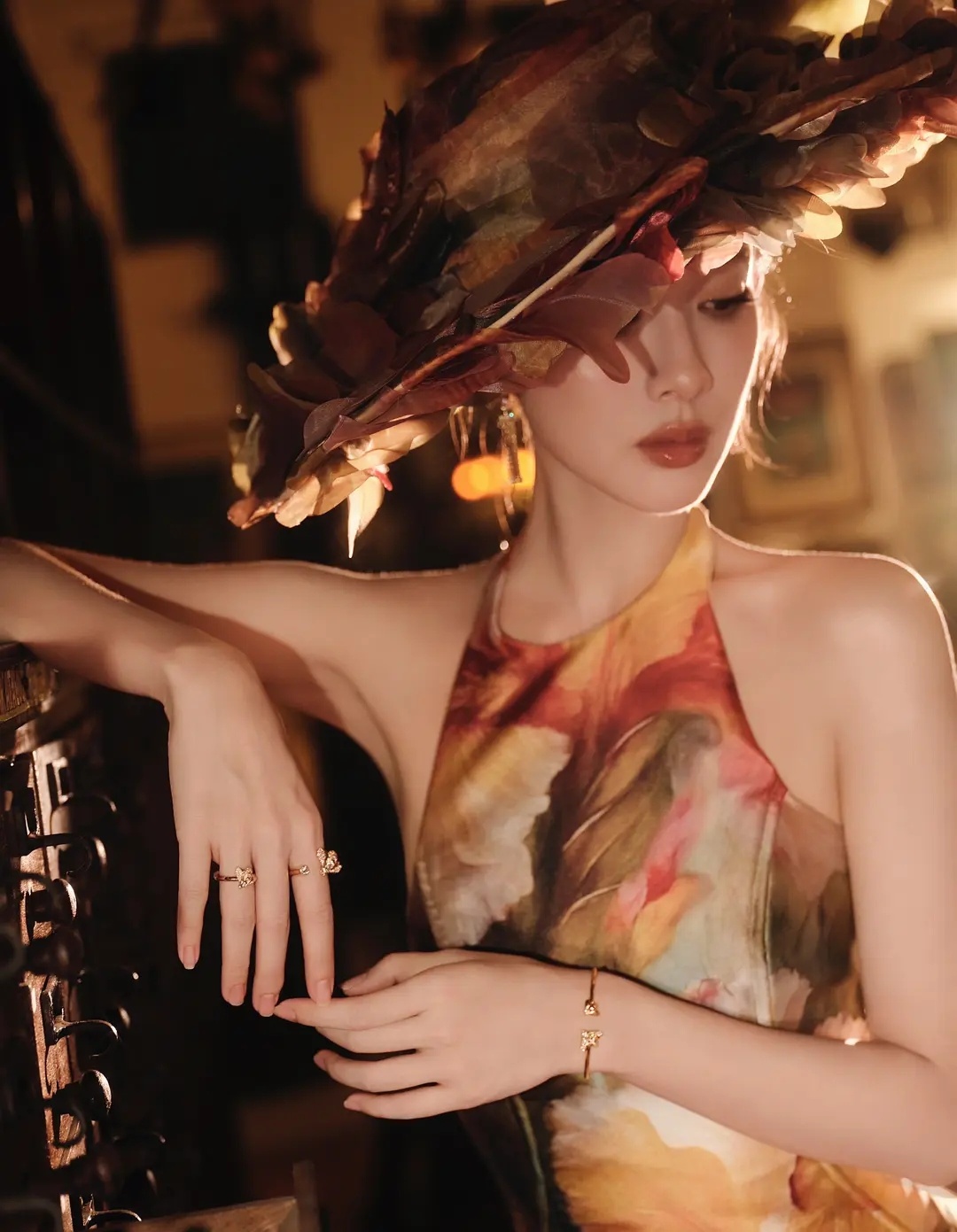 复古油画女公爵WeTV全球代言人孟子义美神降临 