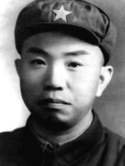 1927年，大地主丁枕鱼被判死刑，在刑场，他看到了王树声，连忙大喊：“我可是你亲