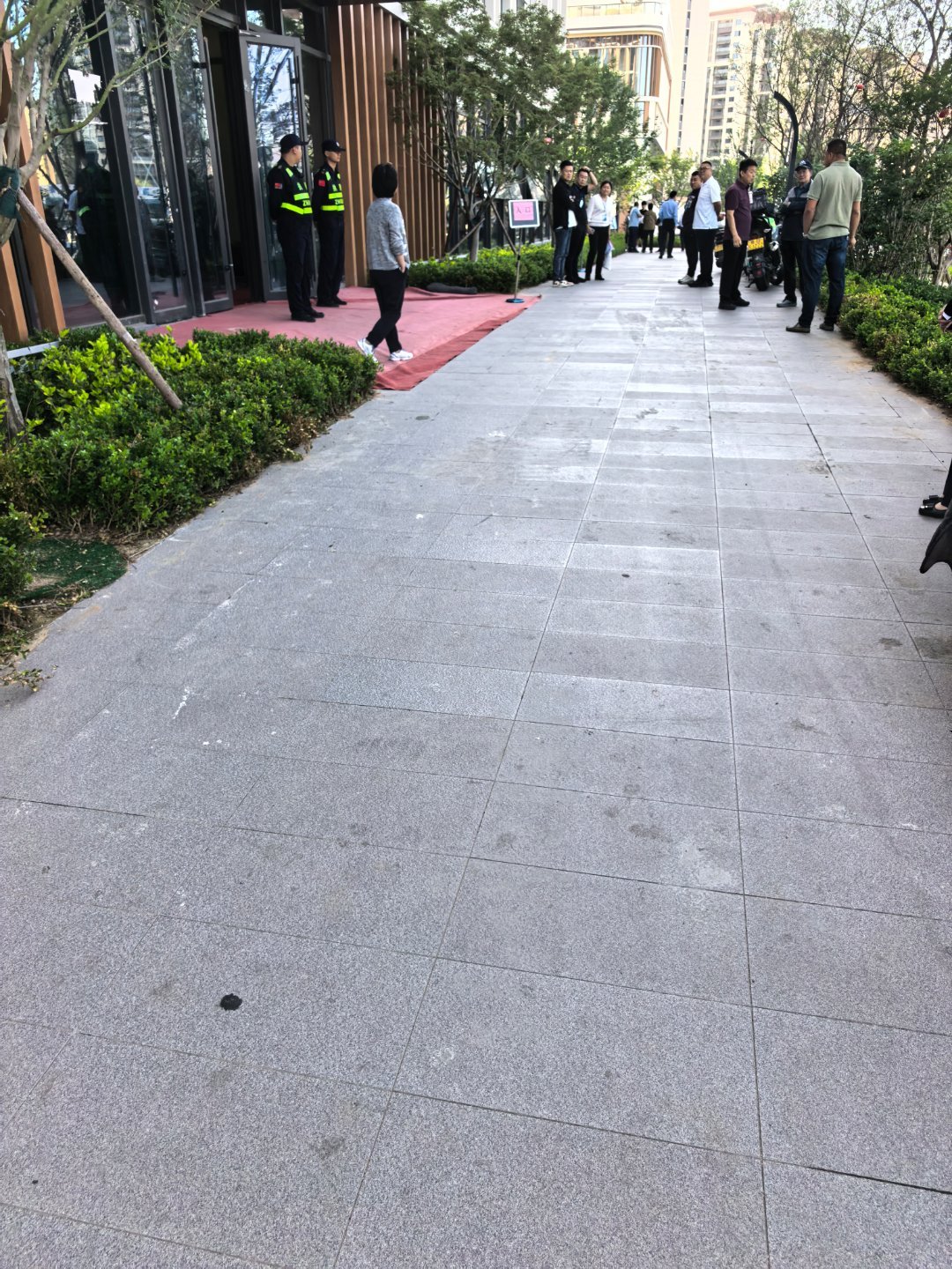 选个村长这么大阵仗