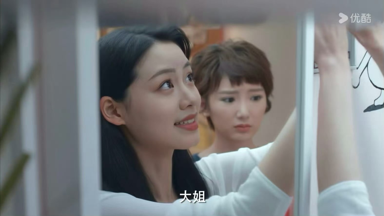 ？👖把爽子换脸后，重新上架了微微一笑…那么多ai美艳模型可以用，偏偏用个这么普