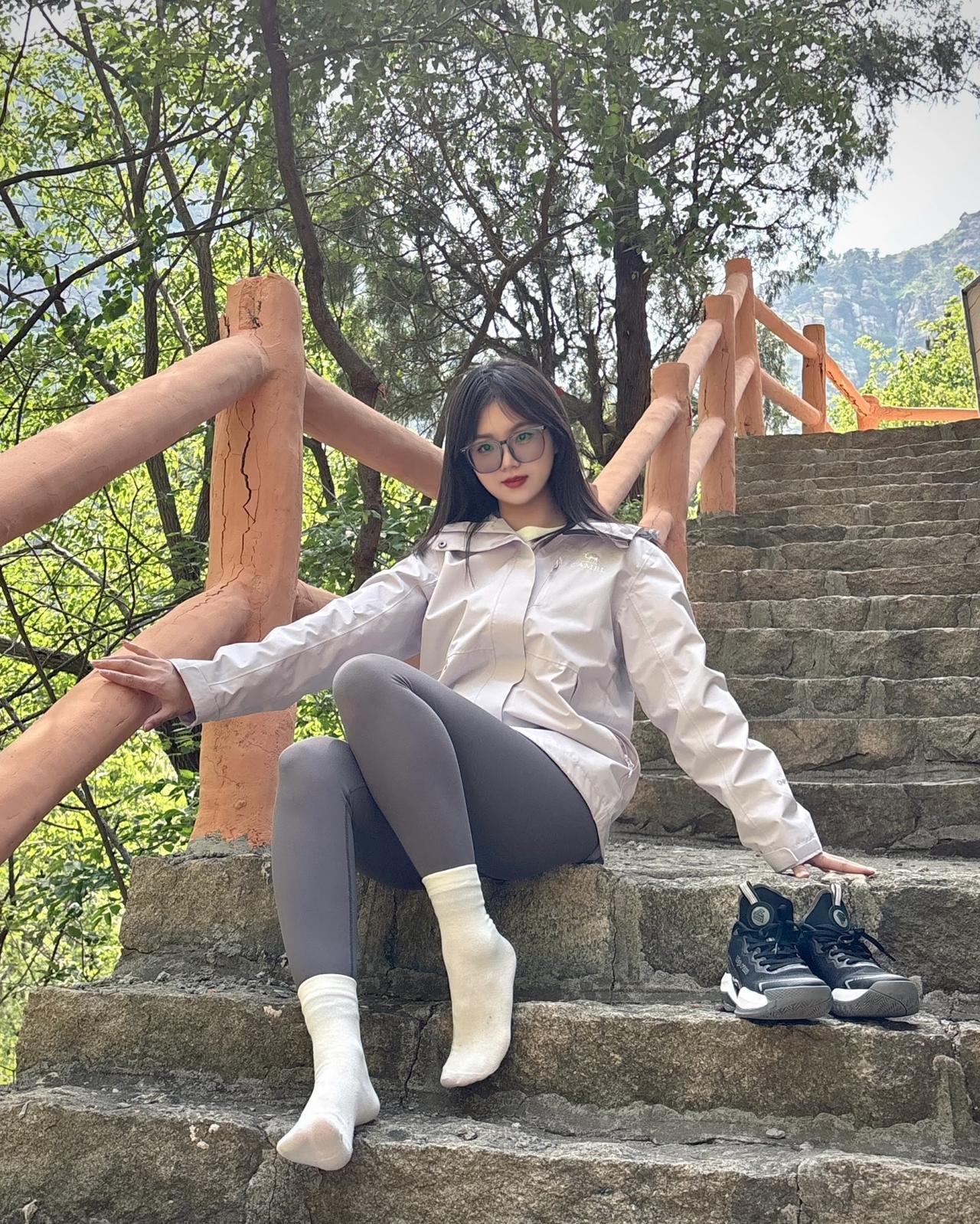 脚臭跟袜子材质有关系吗鞋脚臭和袜子材质、运动量关系可大了！选不对袜子、运动量大，