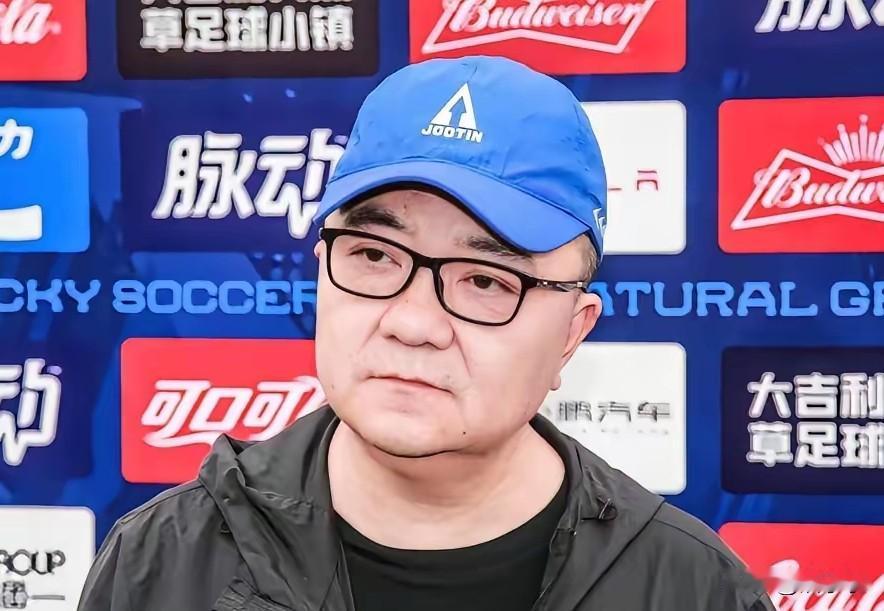 董路含泪讲述：他之前那些年受过的打压和委屈！

看的出来，他真的是太不容易了。