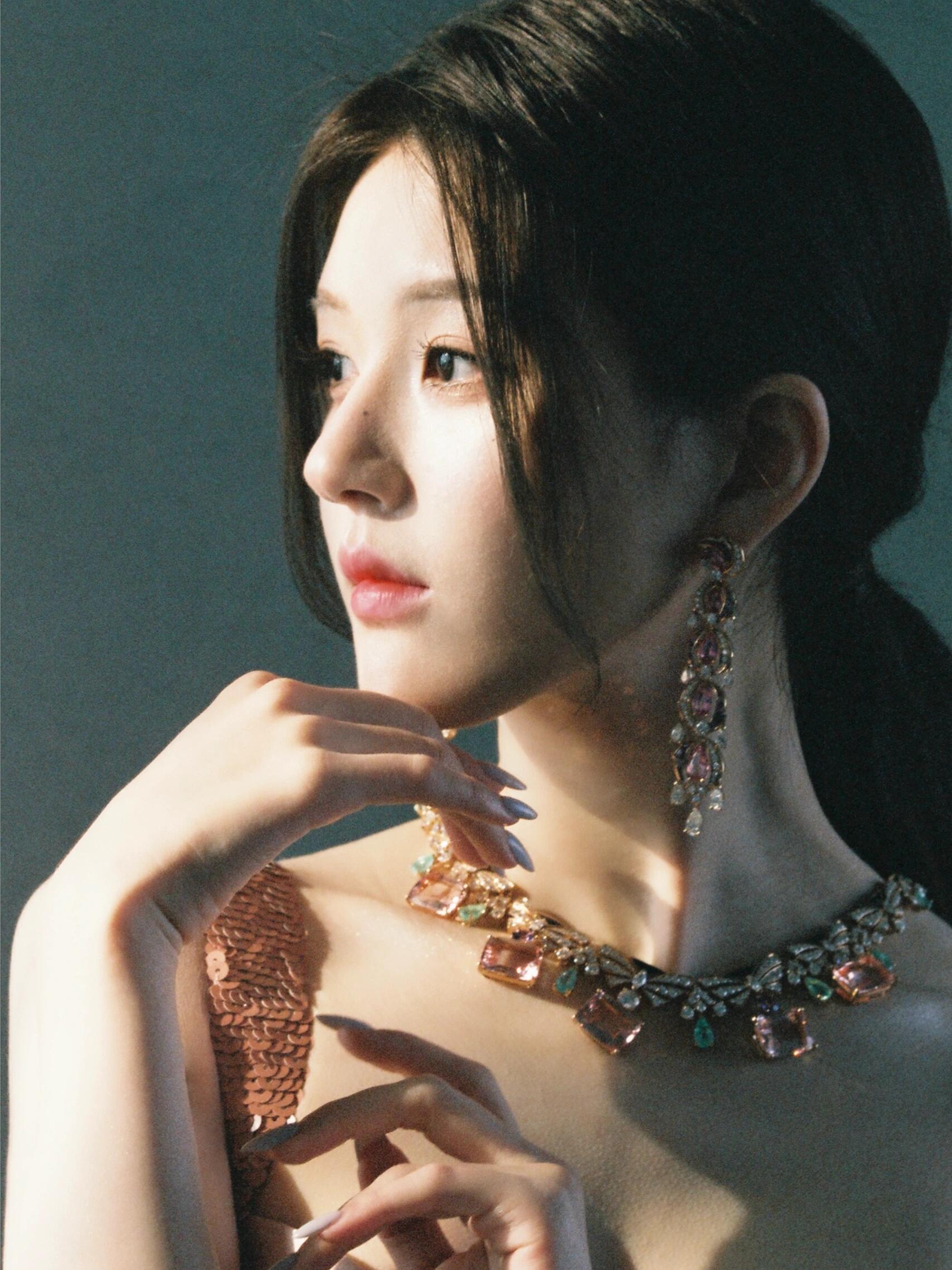 胶片会定格时间的温热和永恒停驻的美丽…这种不可回溯的一次性回忆却能永远停留… 