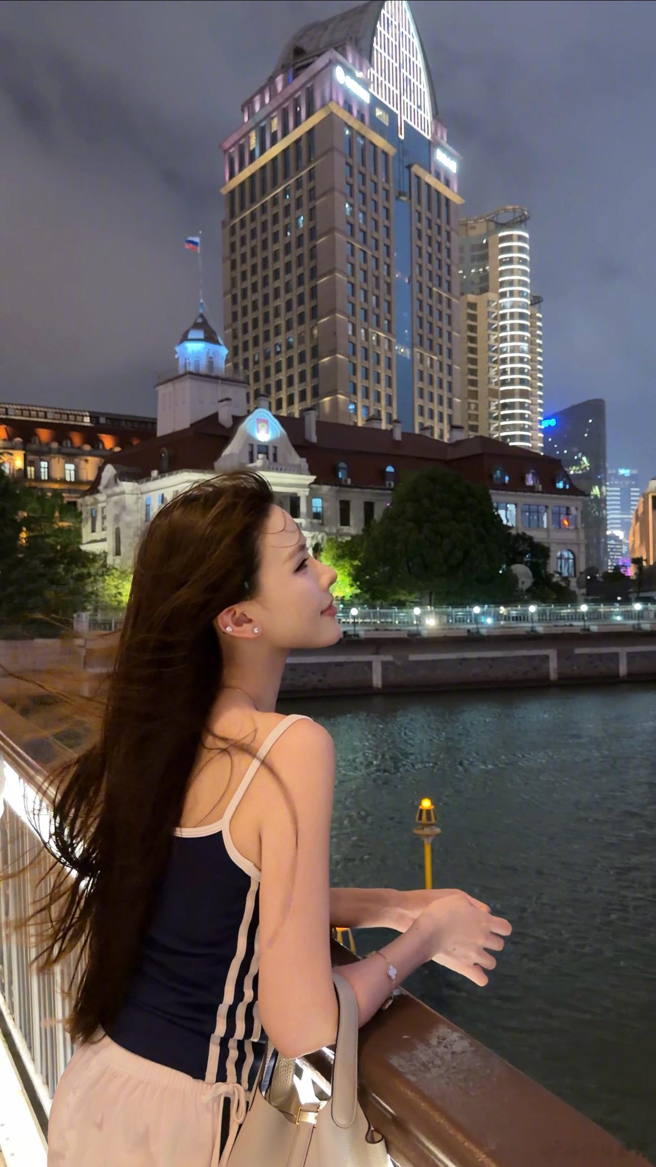 今天的风格外大，外滩也格外美上海citywalk台风