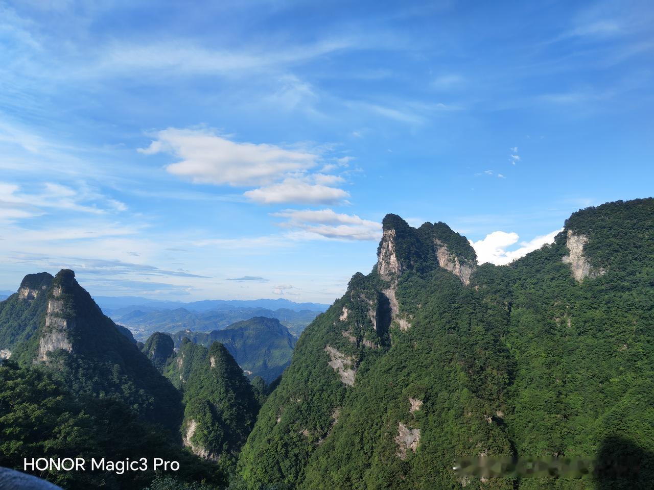 今天是8月1日，按照往年的情况，高三今天就要开始上课了，学校会先让高三开学进行试