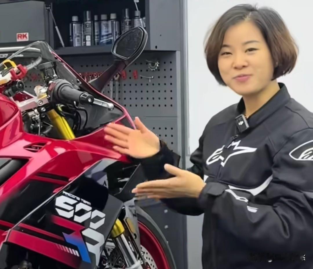 发现成功者都有个好老婆，张雪机车创始人从修车学徒逆袭为世界冠军缔造者的故事引爆全