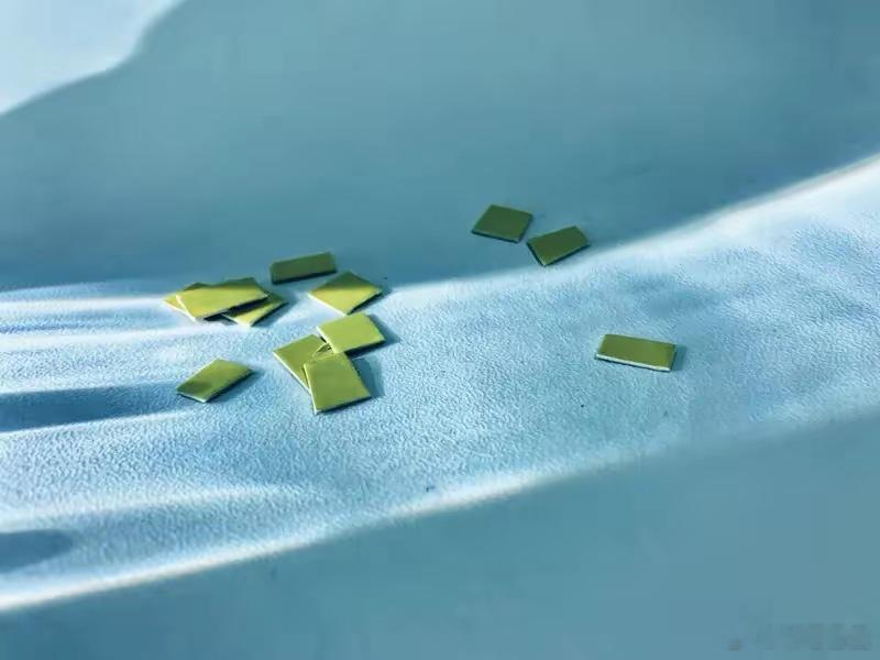 冷却：从液冷到金刚石的革命目前主流是液冷。正在向更激进的人造钻石（金刚石热沉片/