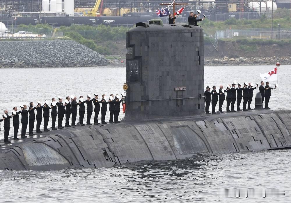 🇨🇦加拿大海军柴电潜艇“科纳布鲁克”（SSK 878）于2025年8月8日启