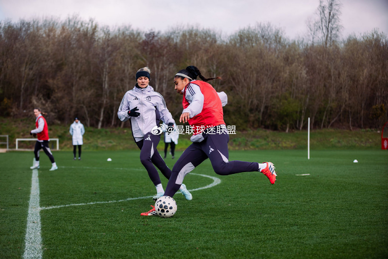 〖26-03-13训练图〗女足备战25-26赛季英格兰女足联赛杯决赛对阵切尔西女