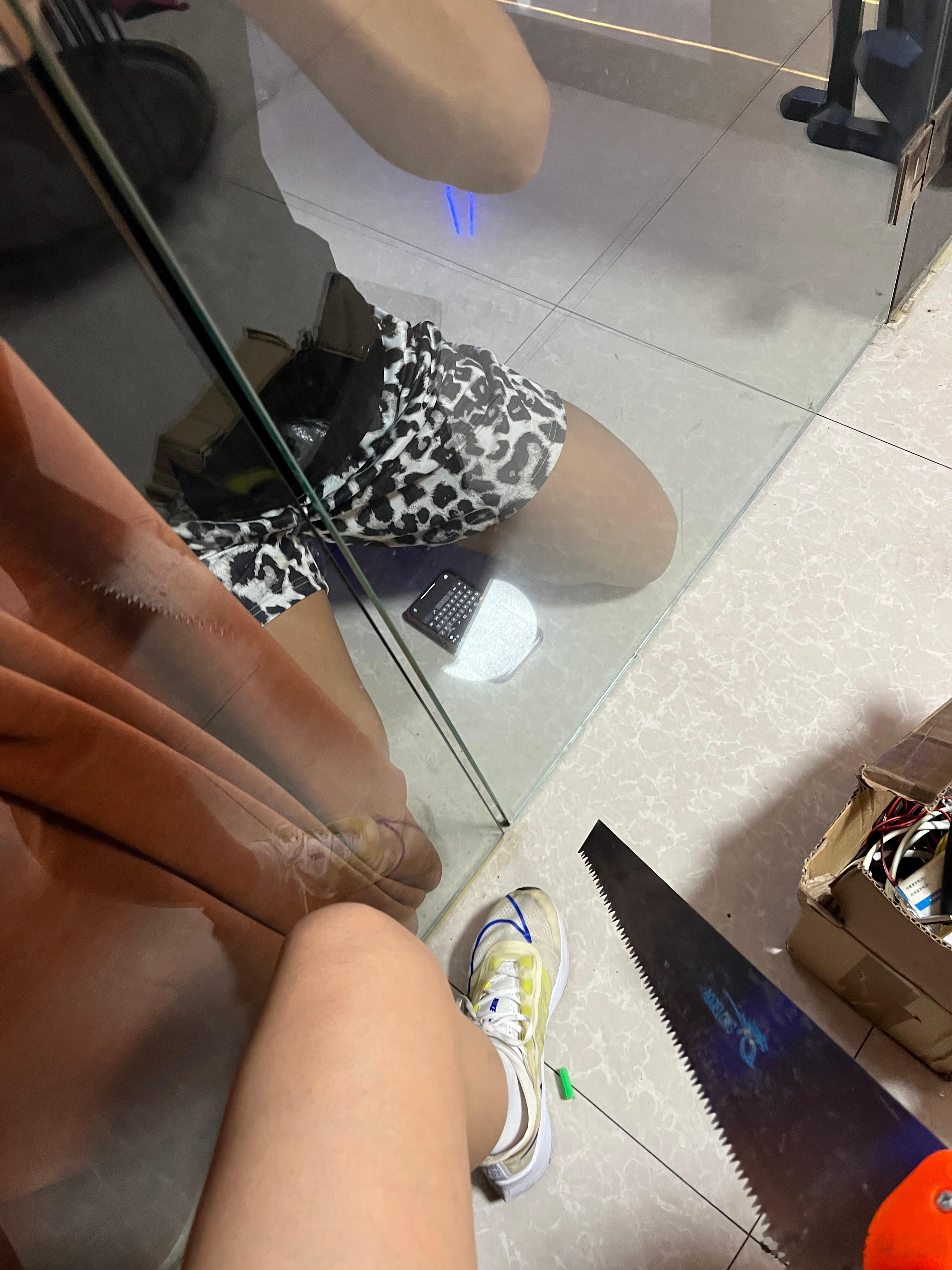 我要笑死了，跪下求我别走…… 