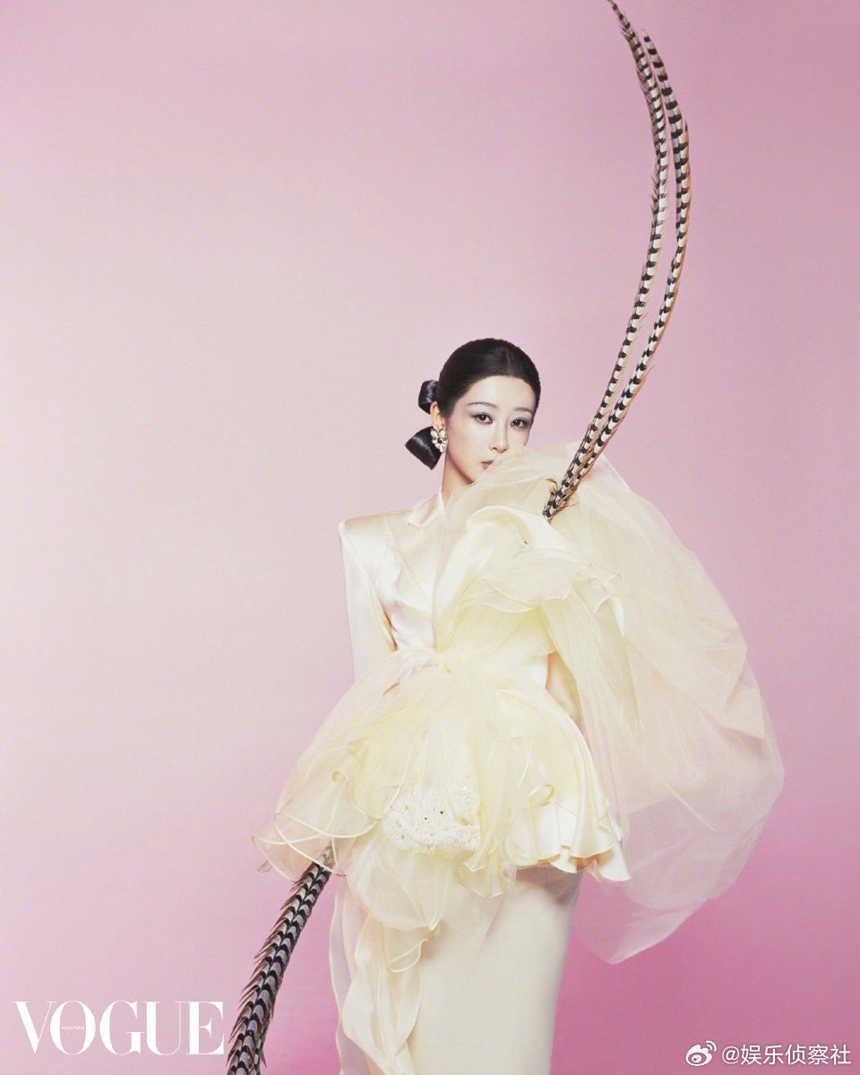 百变花杨紫魅力Max，怎么穿都好看！｜杨紫 