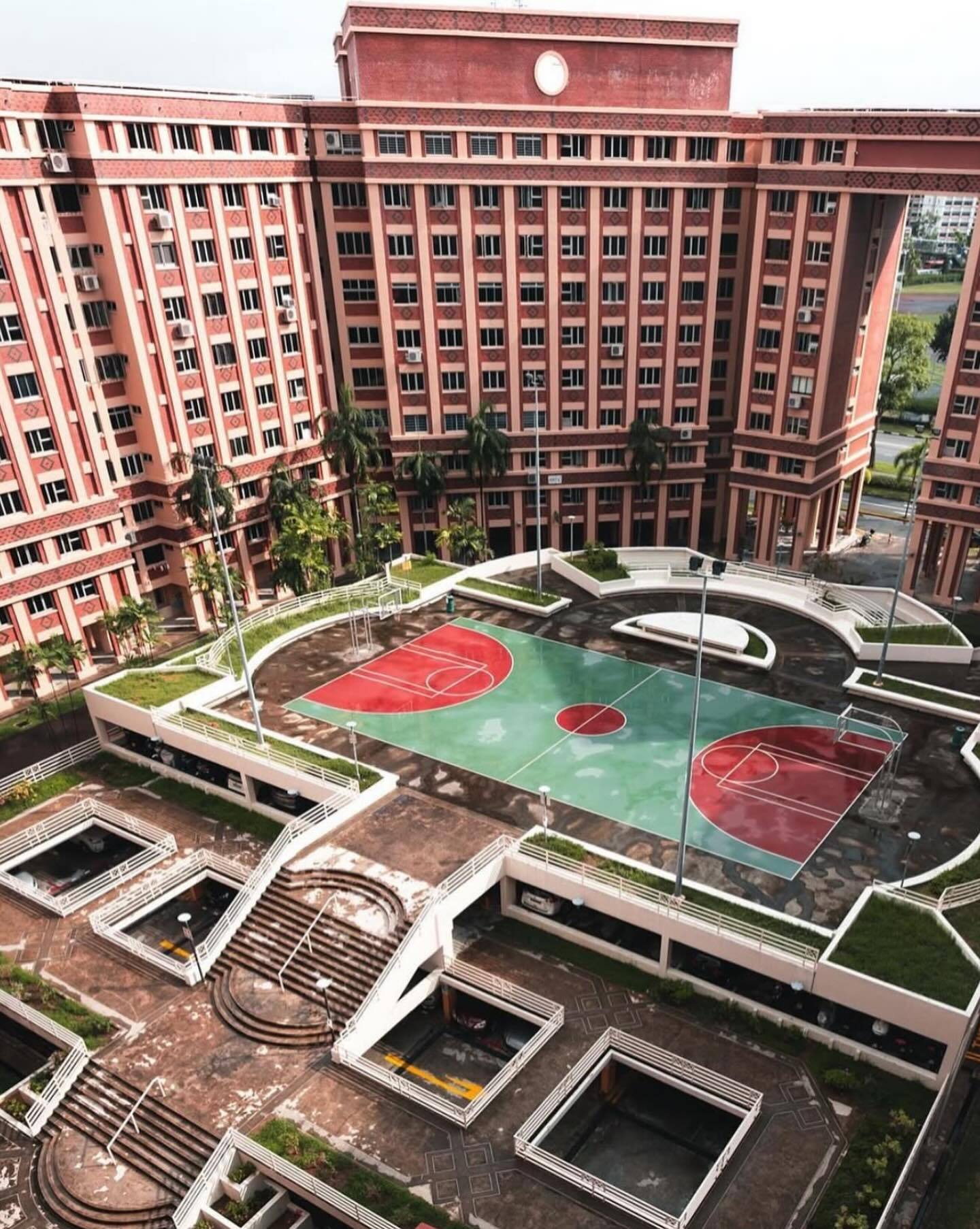 人生如同登山，在你到达山顶前，前方的路有多么艰险，我们无从知晓，但我们拥有一颗热