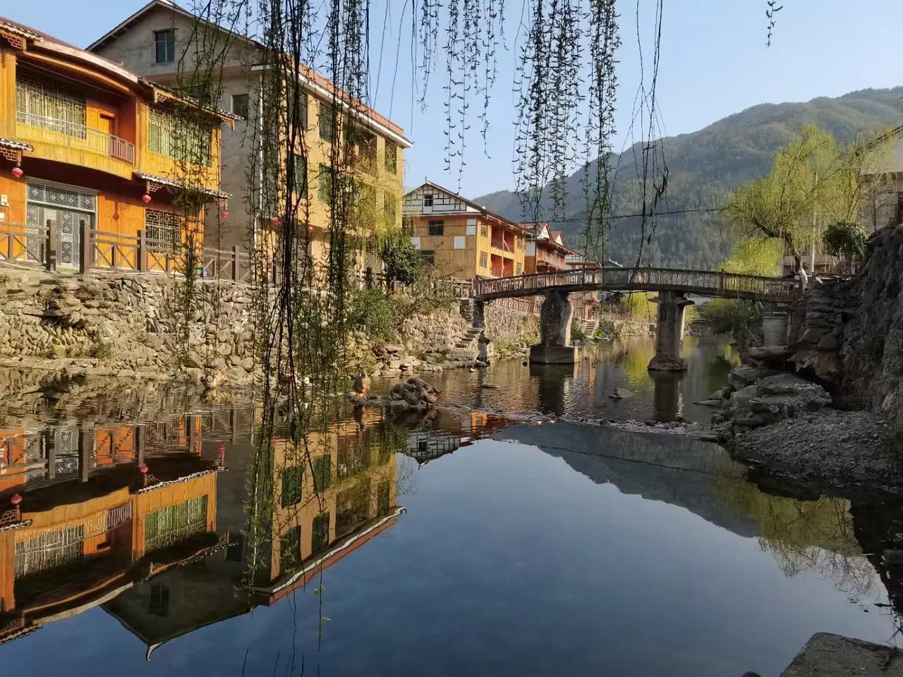 煤油灯下的健康修行：在微光里，读懂生命的本真

诸位朋友，今儿咱们不聊那霓虹闪烁