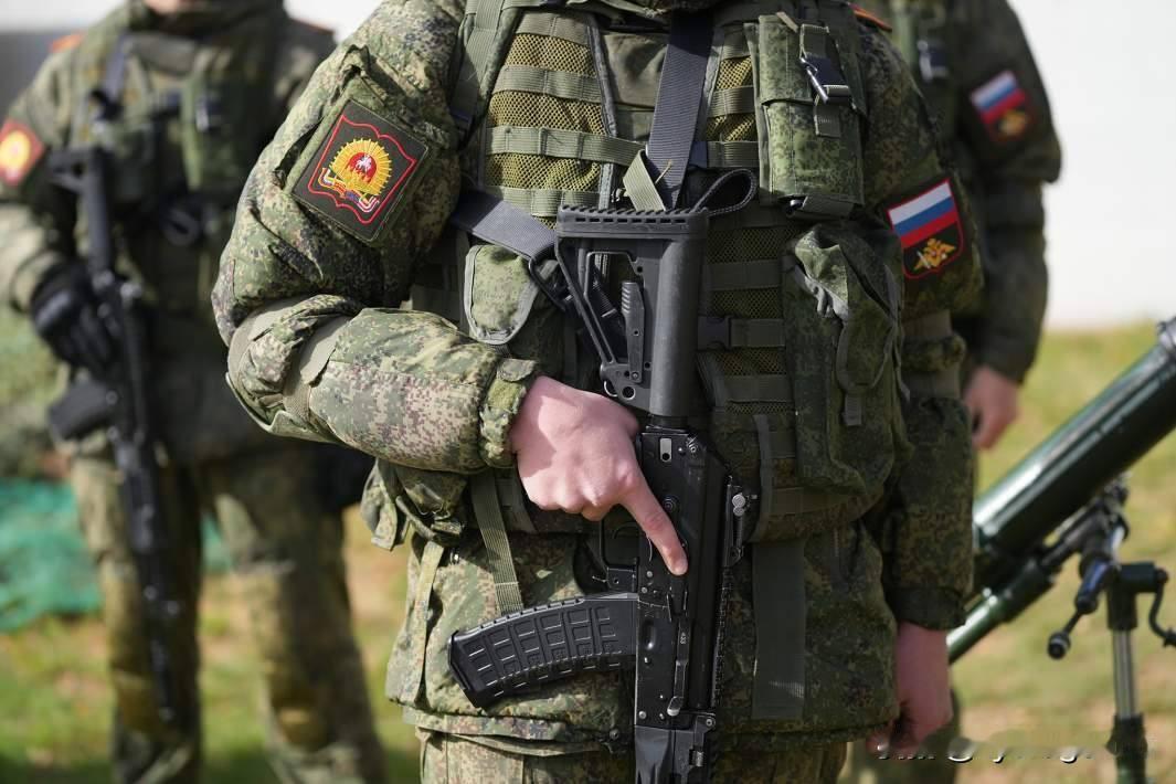 🇷🇺今年9月，莫斯科高等军事指挥学校开设了俄罗斯首个无人机系，提供“地面部队