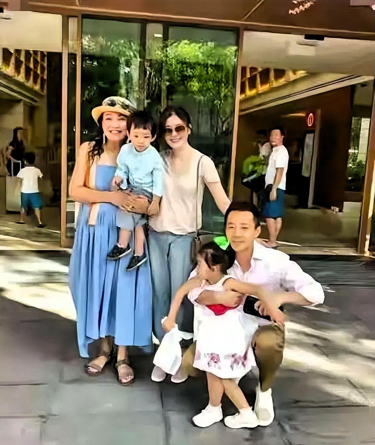 马筱梅把行李箱推进汪家的那一刻，她赢的不是大S，是“忍”这个字。

她抬头看了一