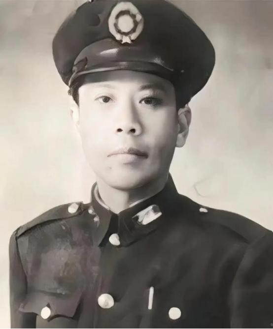 碾庄之战的尾期，黄百韬对机要参谋说，给你最后一个连，你突围出去告诉杜长官和刘总，