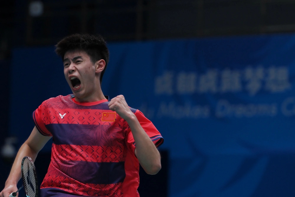 资格赛第一轮：董天尧🇨🇳 22-20、21-17 🇯🇵小川翔悟资格赛第二